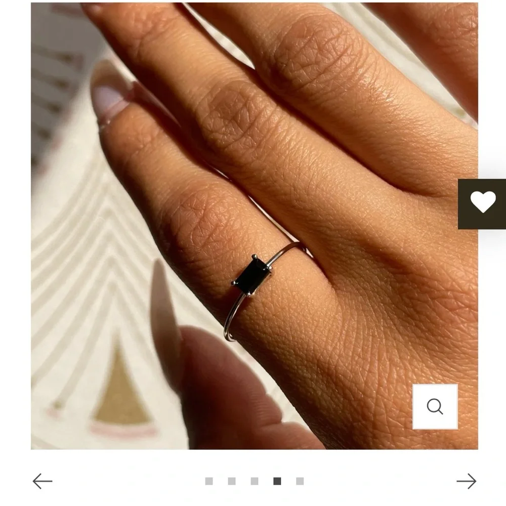 Jennie Kwon E.W.O. Ring onyx and gold - Picture 1 of 4